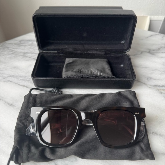 Tortoise Shell Square Sunglasses - Picture 10 of 11